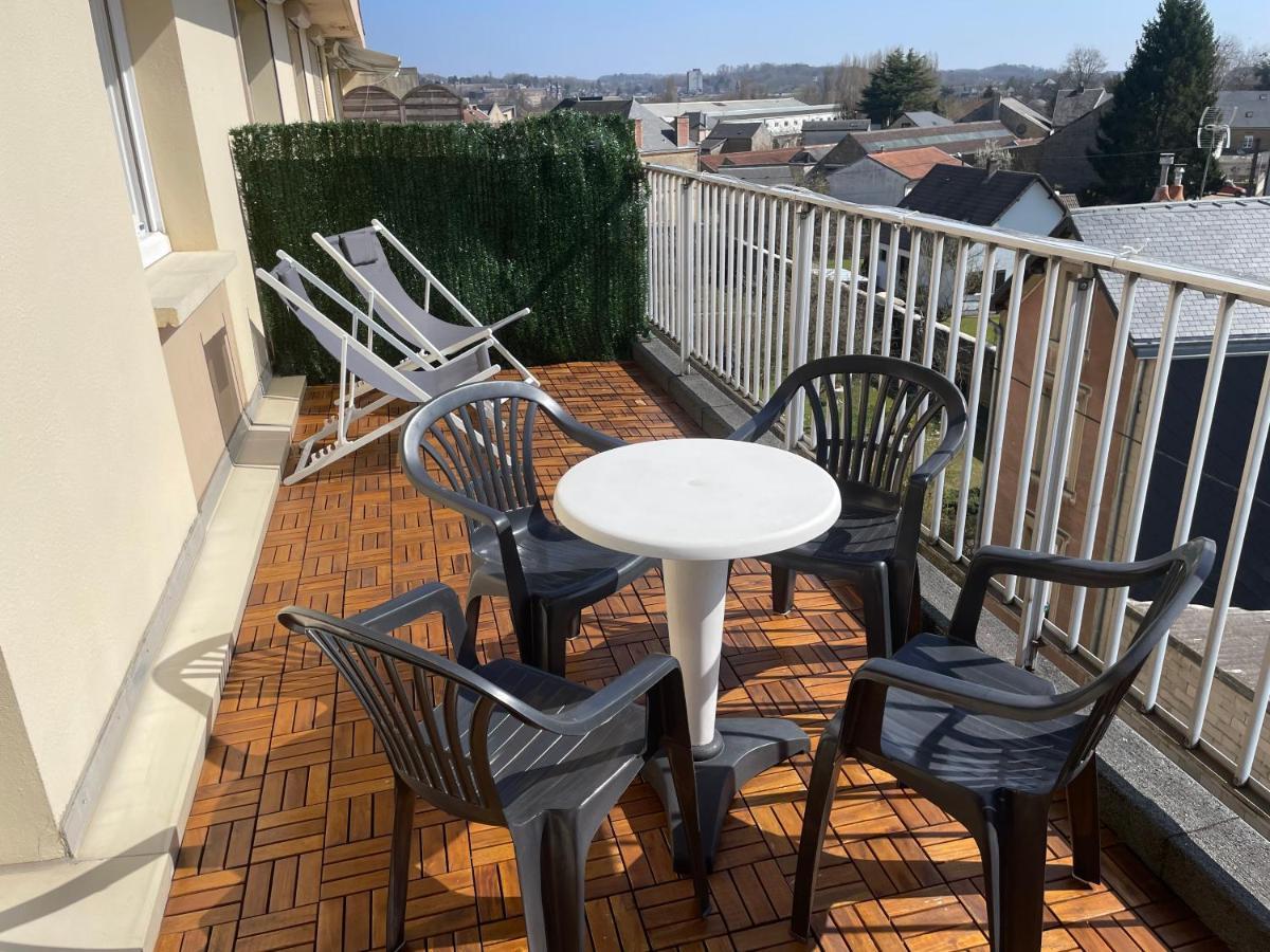 Appartement Chaleureux , Cosy, Bien Equipe Et Bien Place Sedan Ngoại thất bức ảnh